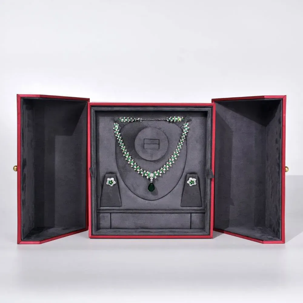 Wholesale Antique Bust Necklace Jewelry Displays Case