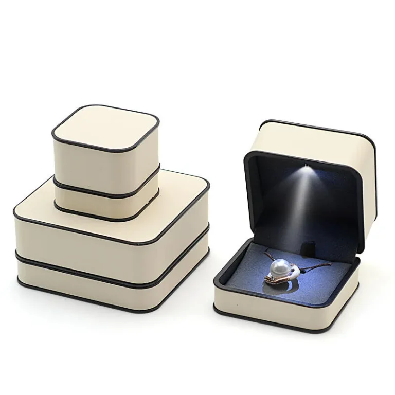 Portable Antique Leatherette Paper Jewelry Box with Light