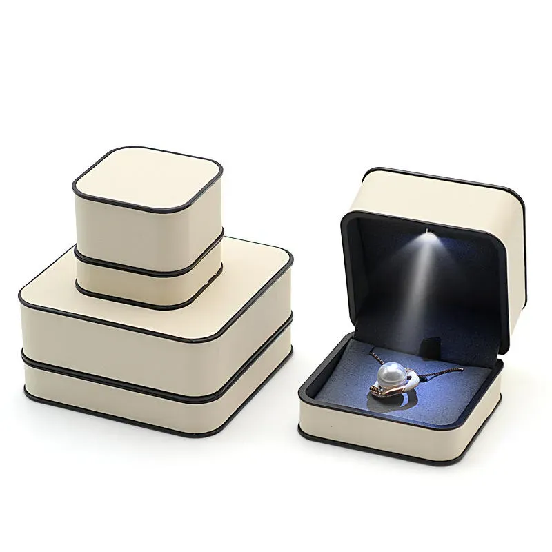 Portable Antique Leatherette Paper Jewelry Box with Light
