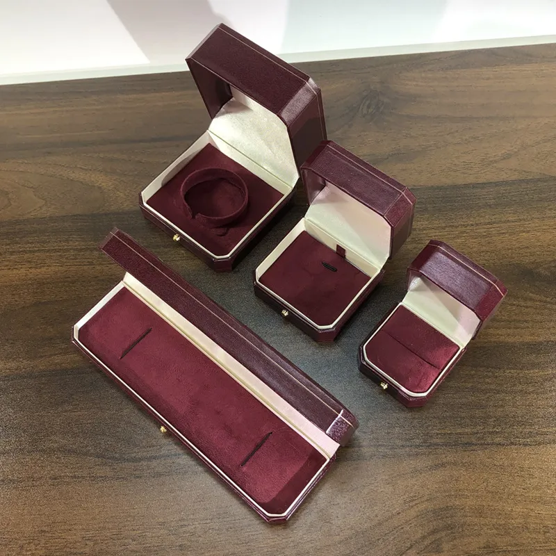 Wholesale jewelry packaging boxes in different styles for retail and jewelry brands.
